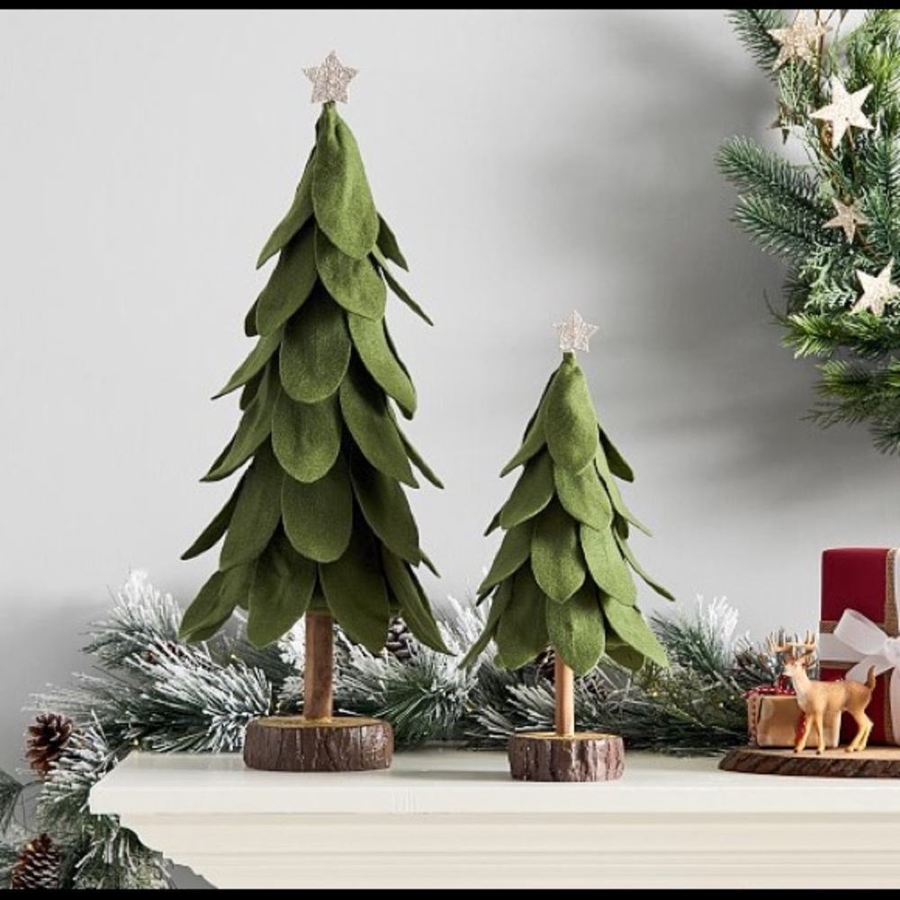 Pottery Barn Kids Green Felt Tree Decor - Set of two 🎄